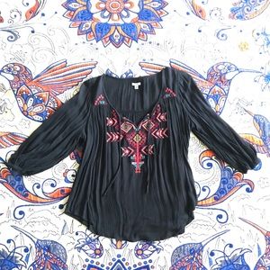 Soft and comfortable embroidered top